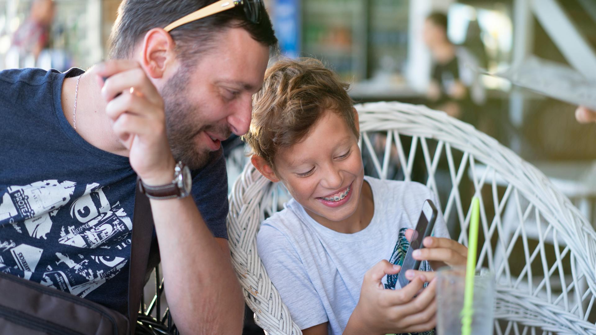 বাচ্চার সৃজনশীলতা বৃদ্ধিতে সহায়তা করে