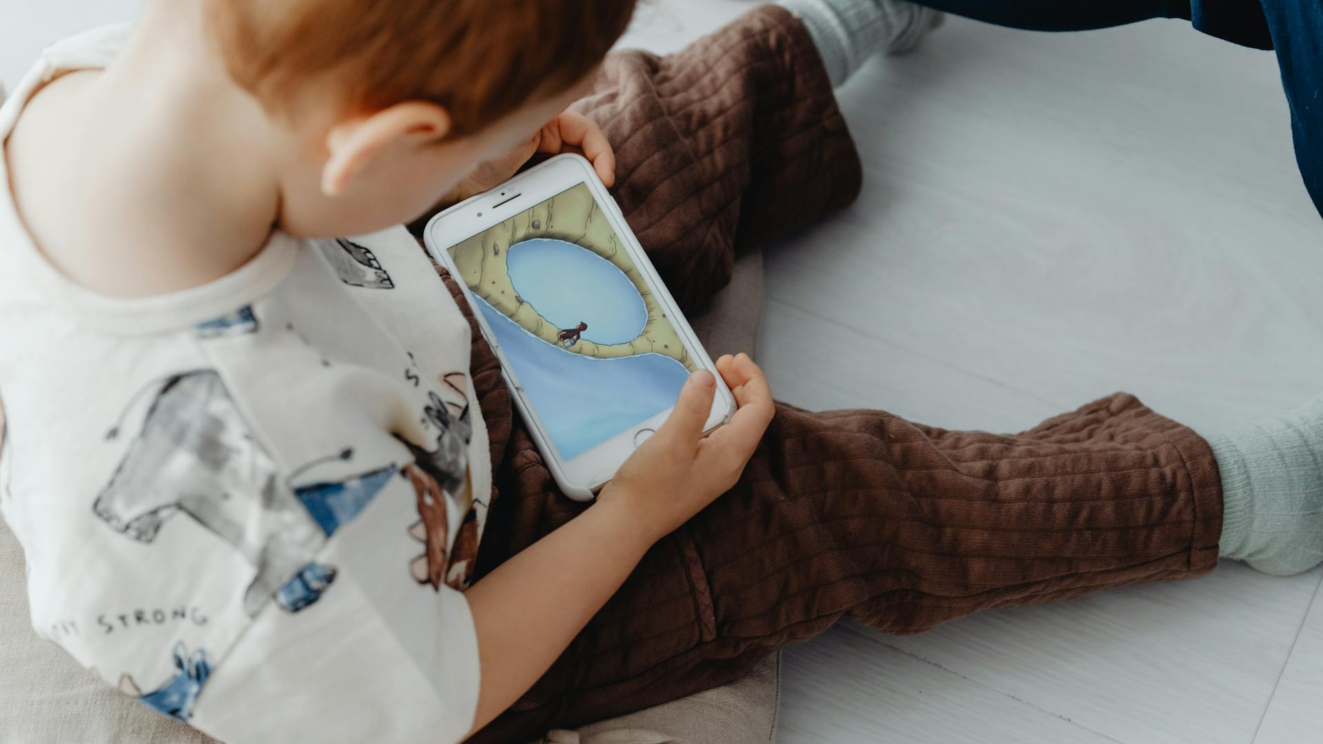 মোবাইল বিনোদনের মাধ্যম হতে পারে