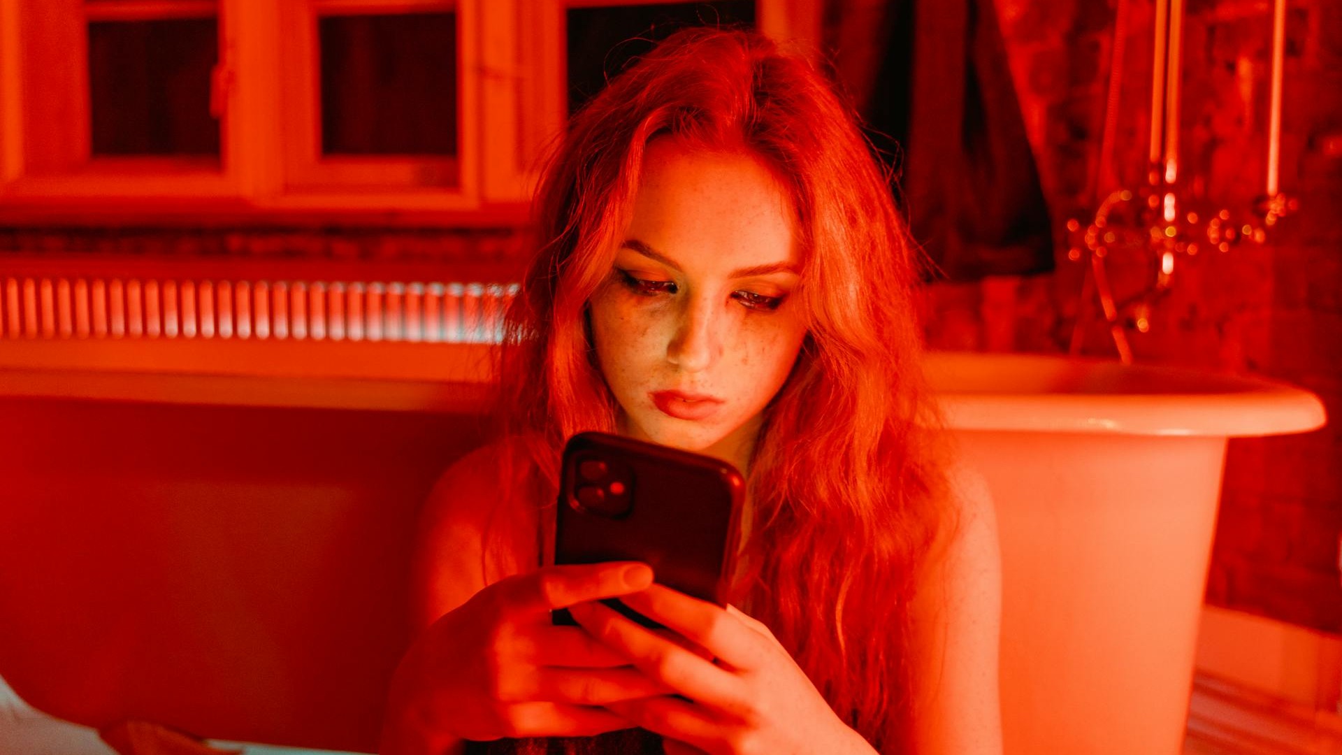 স্মার্টফোন ছুঁয়েই যাদু! NFC-এর রহস্য উন্মোচন