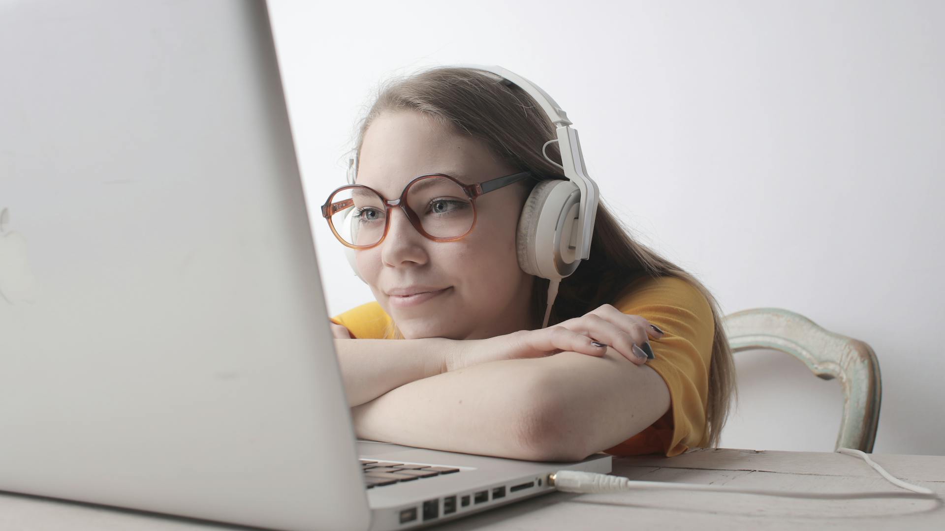 বাংলাদেশী ওয়েব সিরিজ দেখার উপায় 