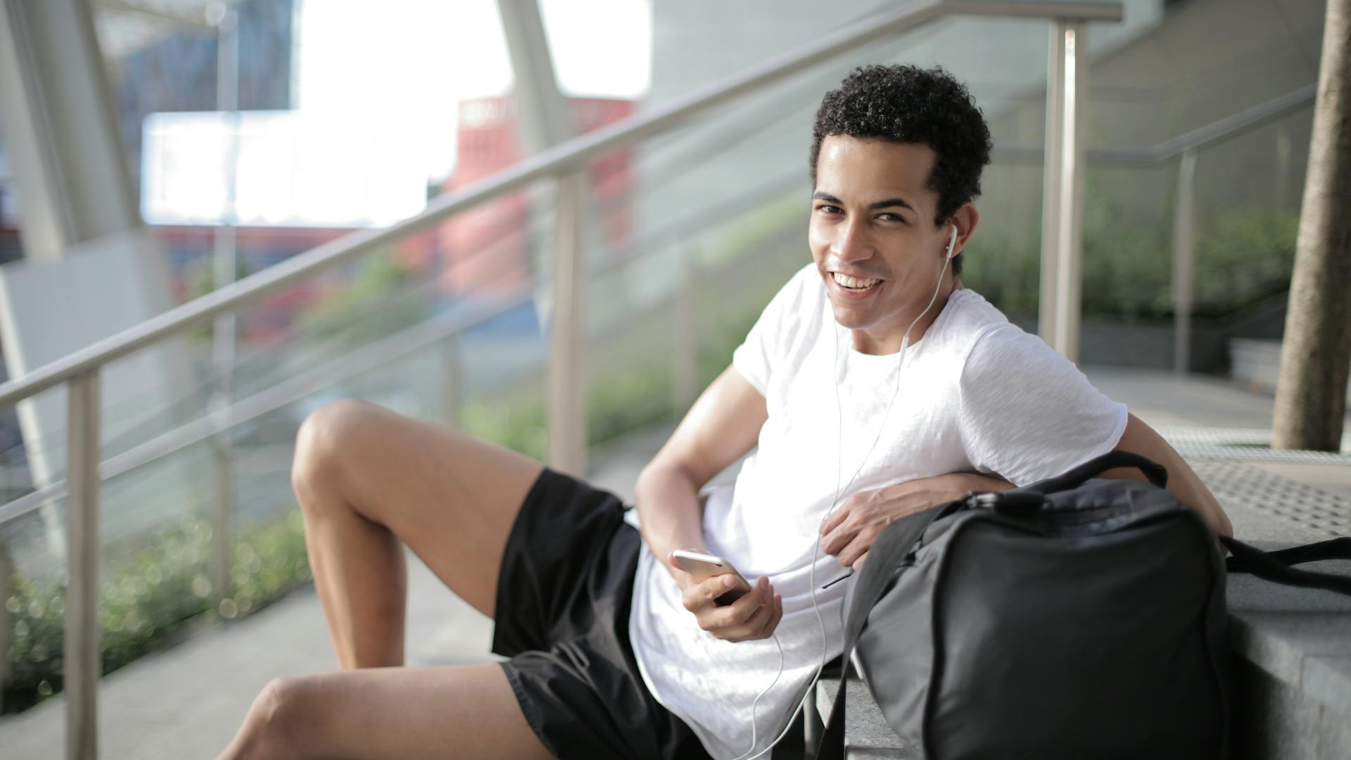 স্মার্টফোন ছুঁয়েই যাদু! NFC-এর রহস্য উন্মোচন