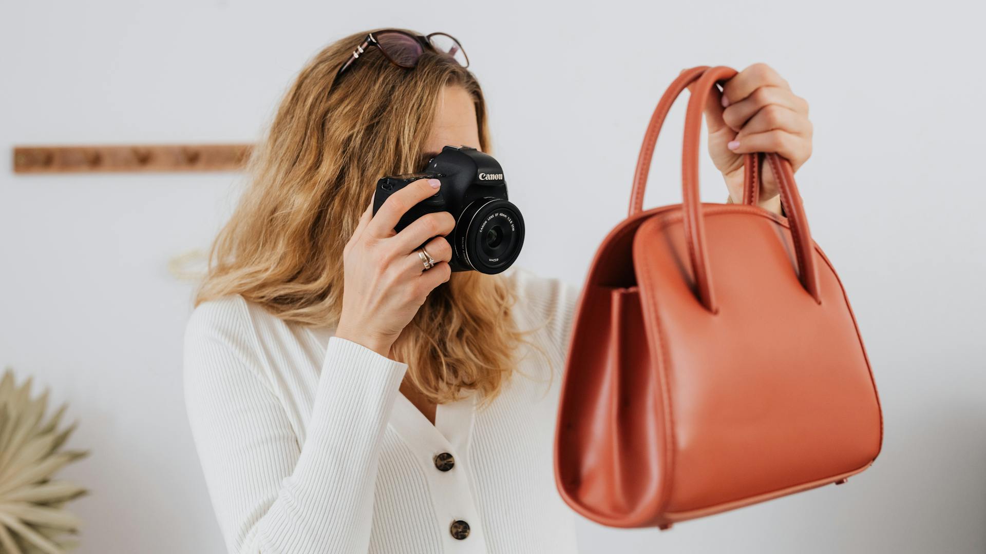 ডিজিটাল মার্কেটিংয়ে পণ্যের ছবি যুক্ত করে অল্প সময়ে বিশ্বস্ততা অর্জন করা যায় 