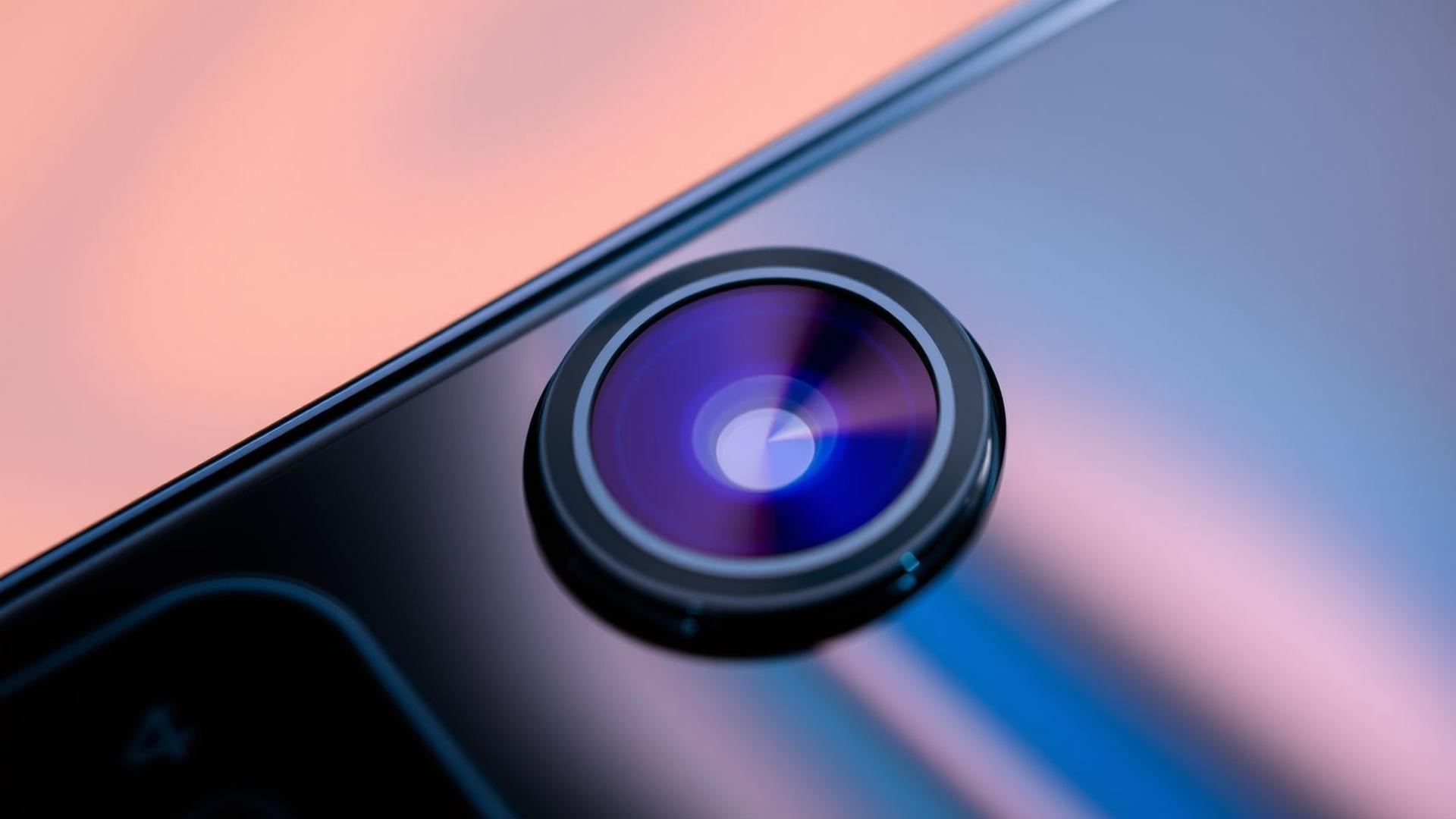 চোখ ছানাবড়া করতে আসছে Realme P3 Pro - 'Glow-in-the-Dark' ফিচার নিয়ে