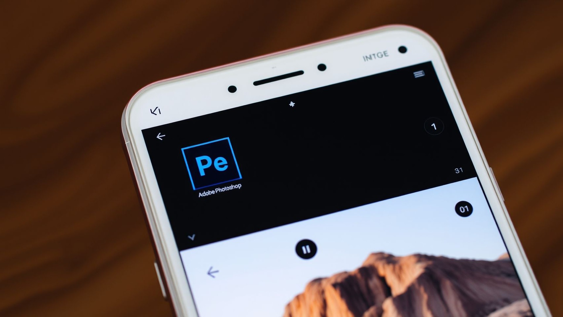 Adobe Photoshop চলে এলো iPhone এ! শীঘ্রই আসছে Android এর জন্যও!