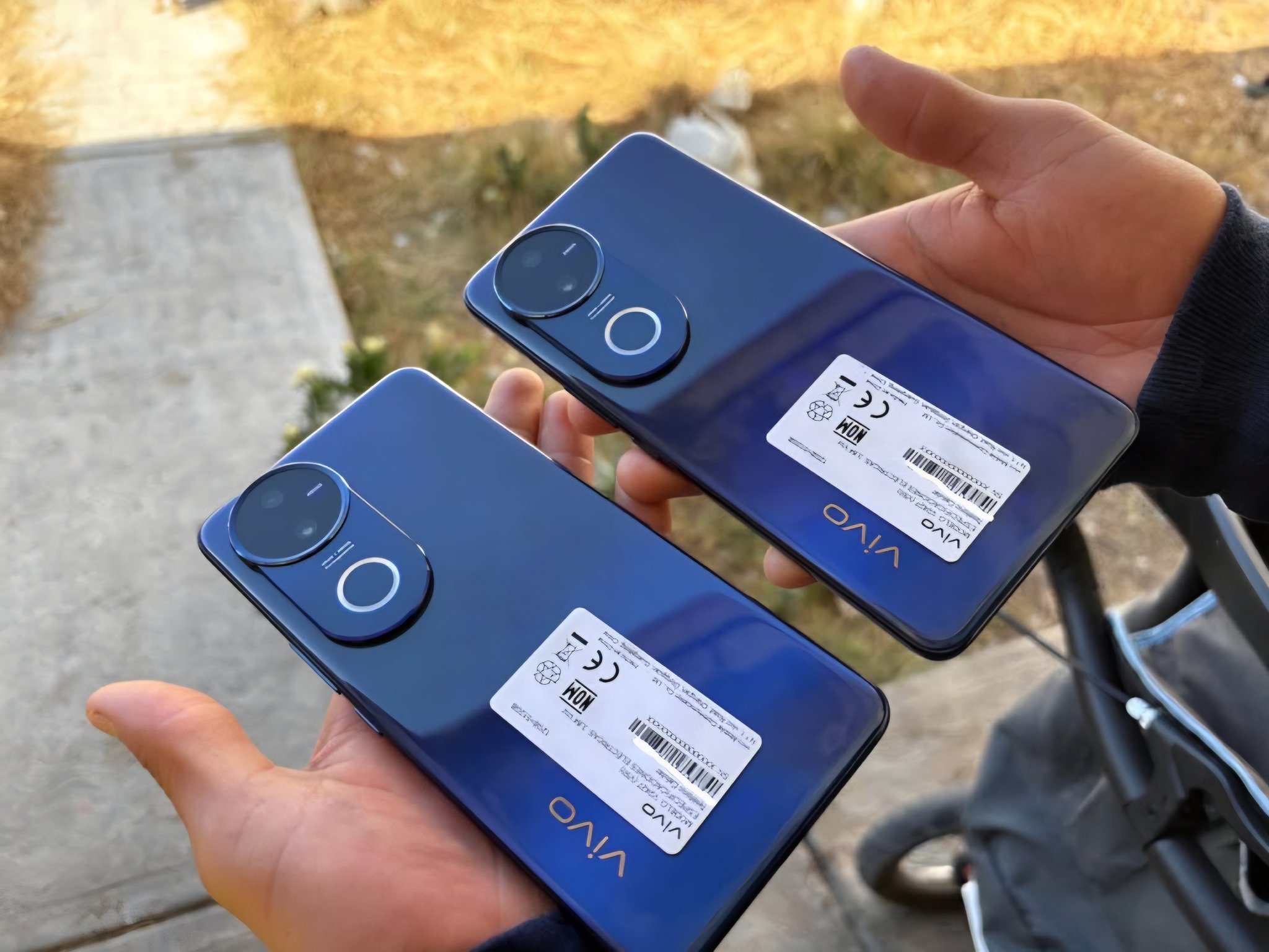 লিক হলো বাজারে ঝড় তুলতে আসা Vivo V50 এর হ্যান্ডস-অন ইমেজ