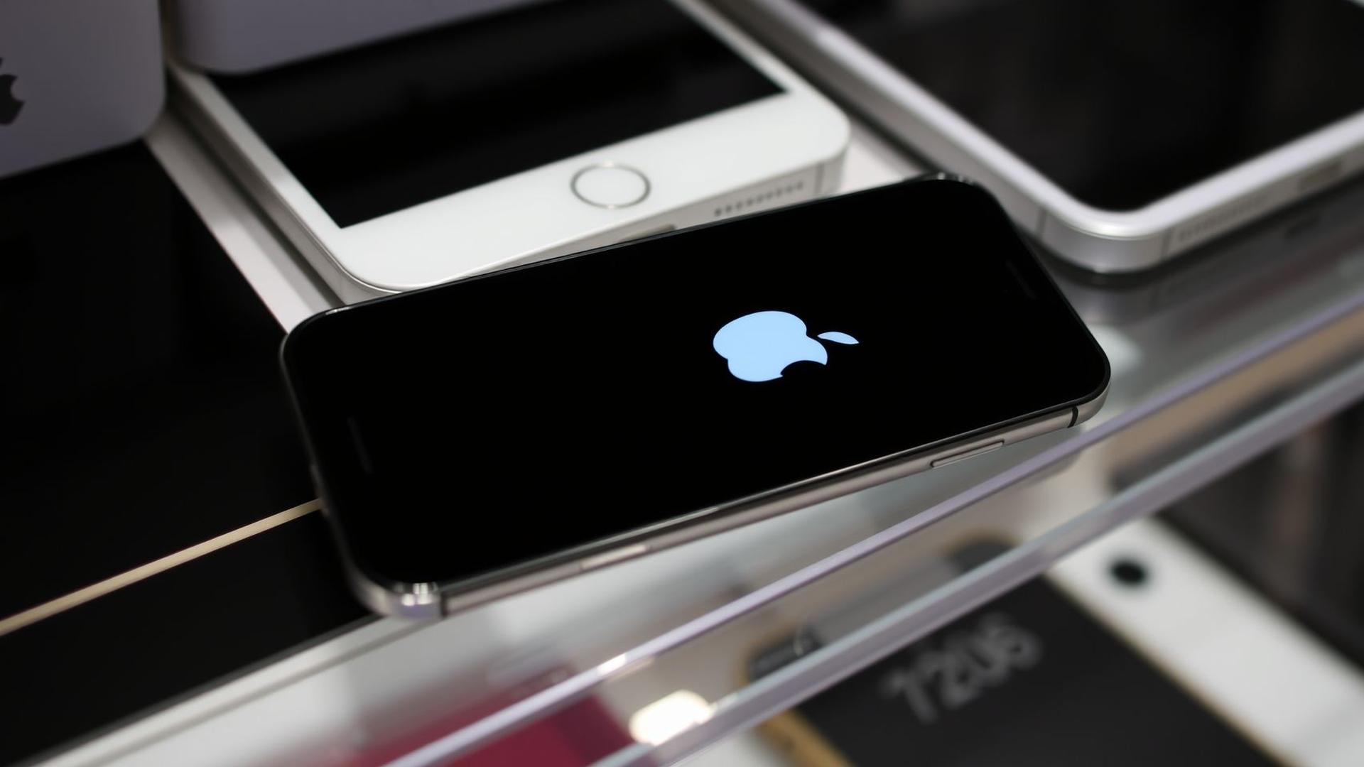 আগামী বছর আসতে পারে iPhone 17e! অ্যাপলের নতুন চমক নাকি নতুন কৌশল?