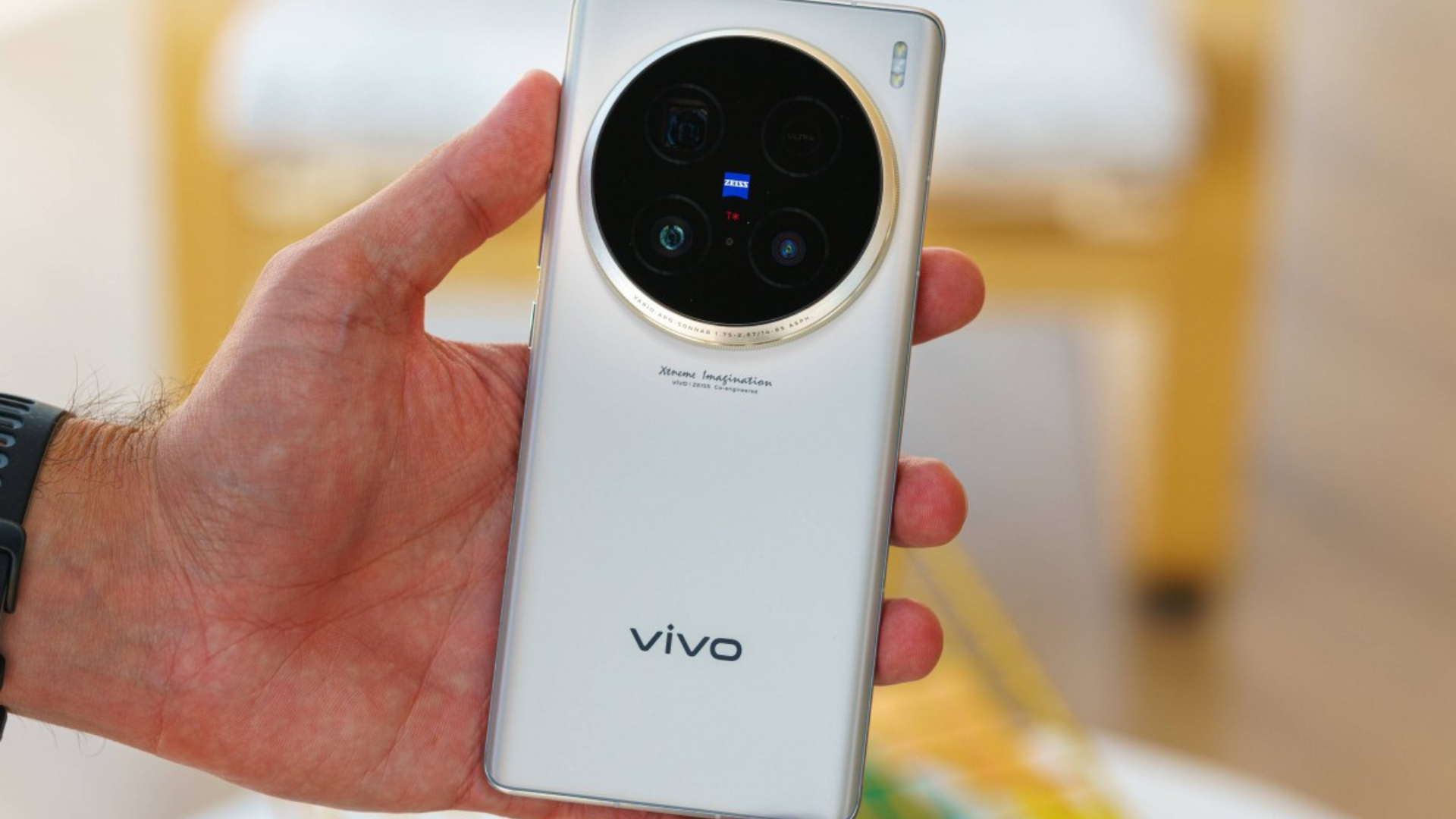 খুব শীঘ্রই আসছে Vivo X সিরিজের নতুন দুটি স্মার্টফোন – Vivo X200 Ultra এবং Vivo X200s