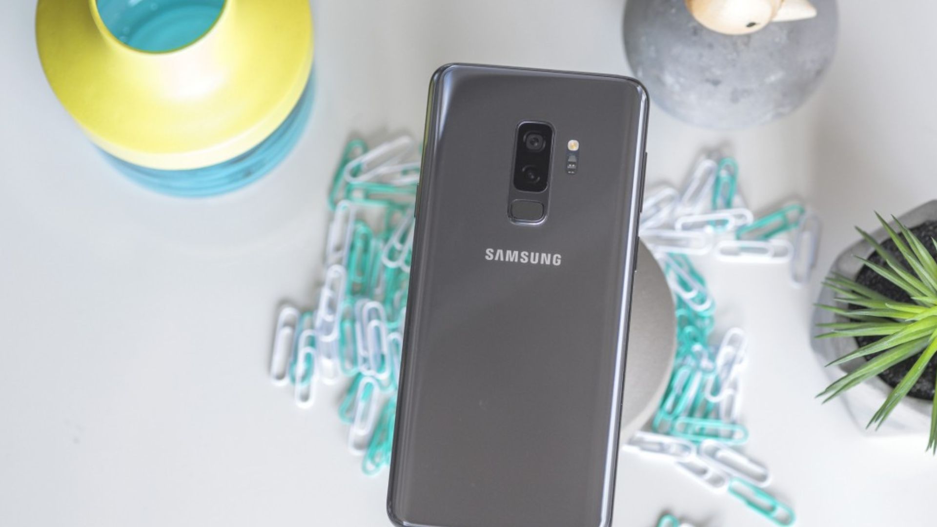 DSLR-এর মতো ছবিকে টেক্কা দিতে টেক জায়ান্ট Samsung তাদের ভবিষ্যৎ ফ্ল্যাগশিপ ফোন Galaxy S26 Ultra-তে আবার ফিরিয়ে আনতে পারে Variable Aperture ক্যামেরার জাদু! Samsung-এর Variable Aperture নিয়ে জল্পনা তুঙ্গে!