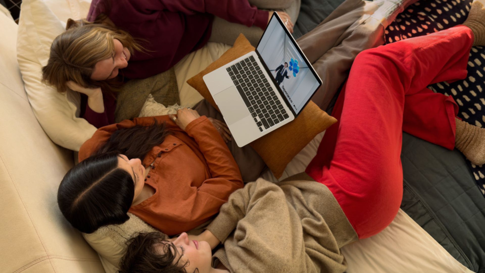 Apple এর নতুন চমক! M4 Chip-এর MacBook Air! দাম কমলো নাকি ফিচার বাড়লো?