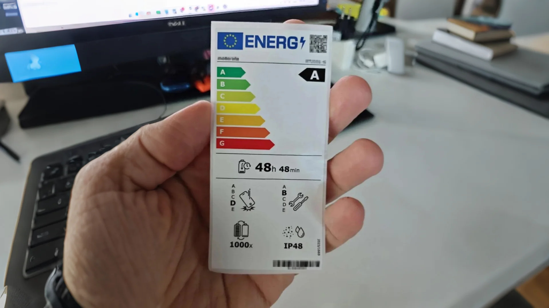 জুন মাস থেকে স্মার্টফোন ও ট্যাবলেটে যুক্ত হচ্ছে নতুন লেবেল! কেনার আগেই জানা যাবে ব্যাটারির ডিটেইলস!