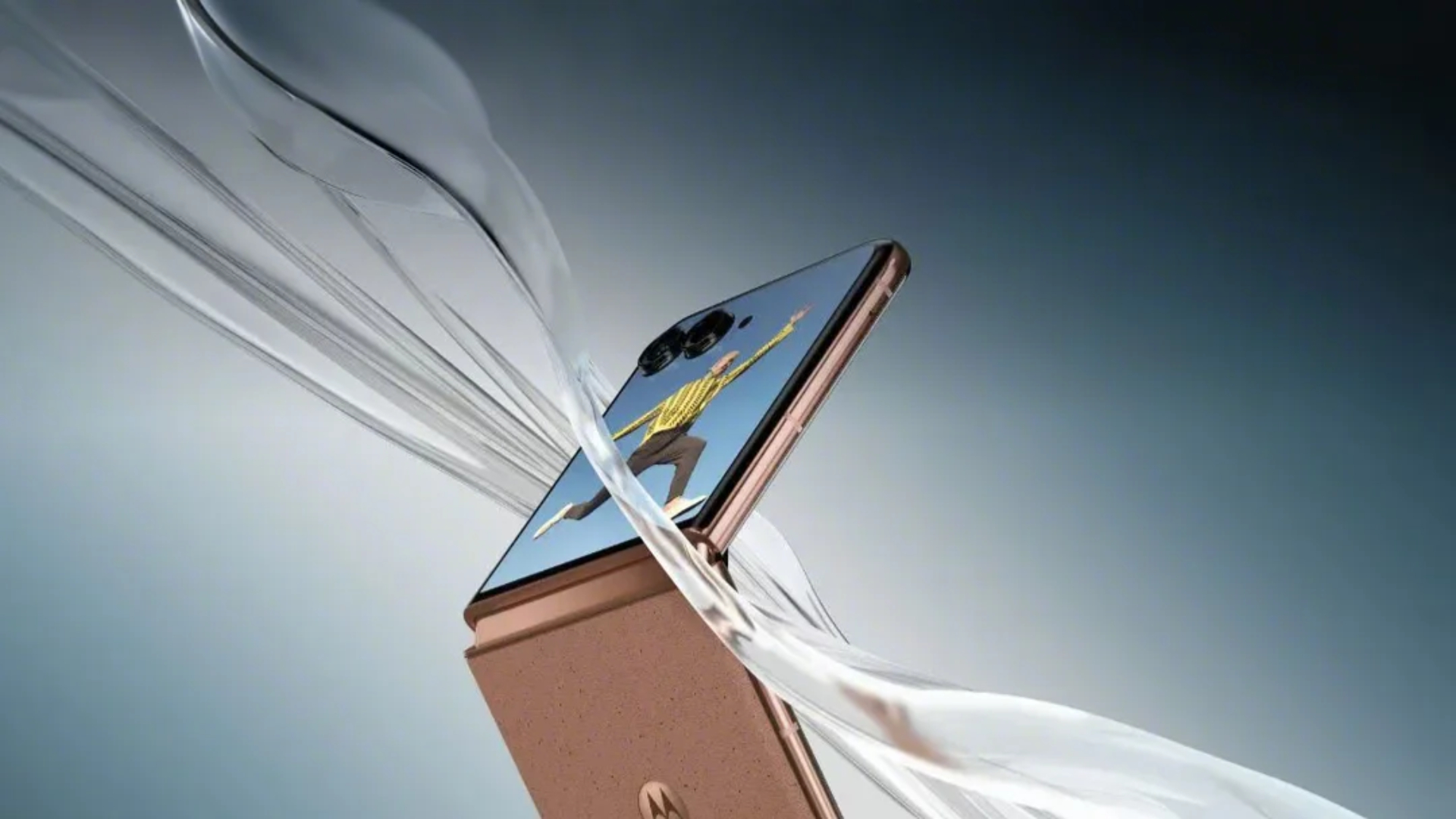 চলে এলো Motorola Razr Plus 2025 ফ্লিপ ফোনের জাদু!