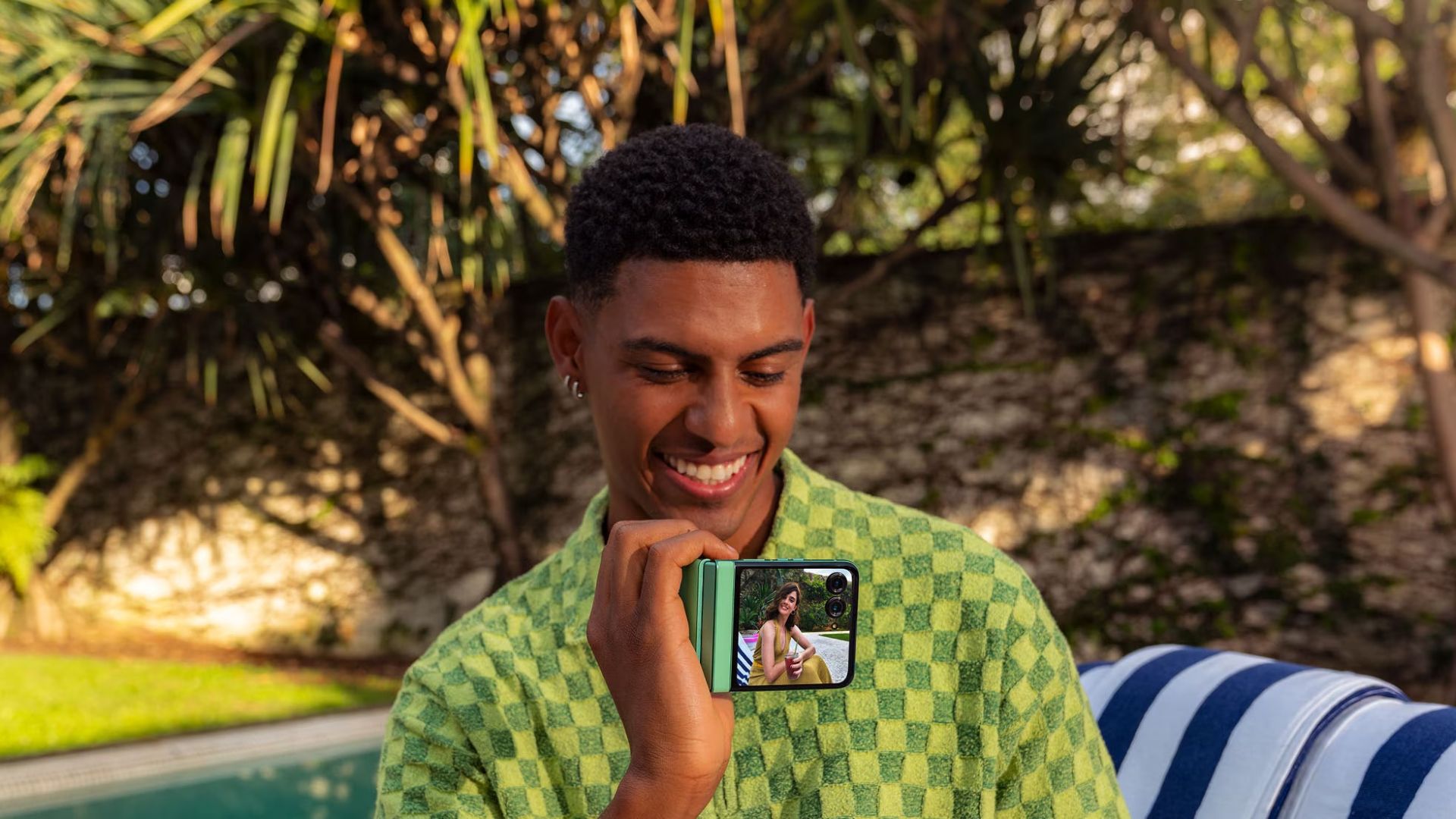 ফোল্ডেবল ফোন মার্কেটে Motorola Razr 60 আসছে ঝড় তুলতে!