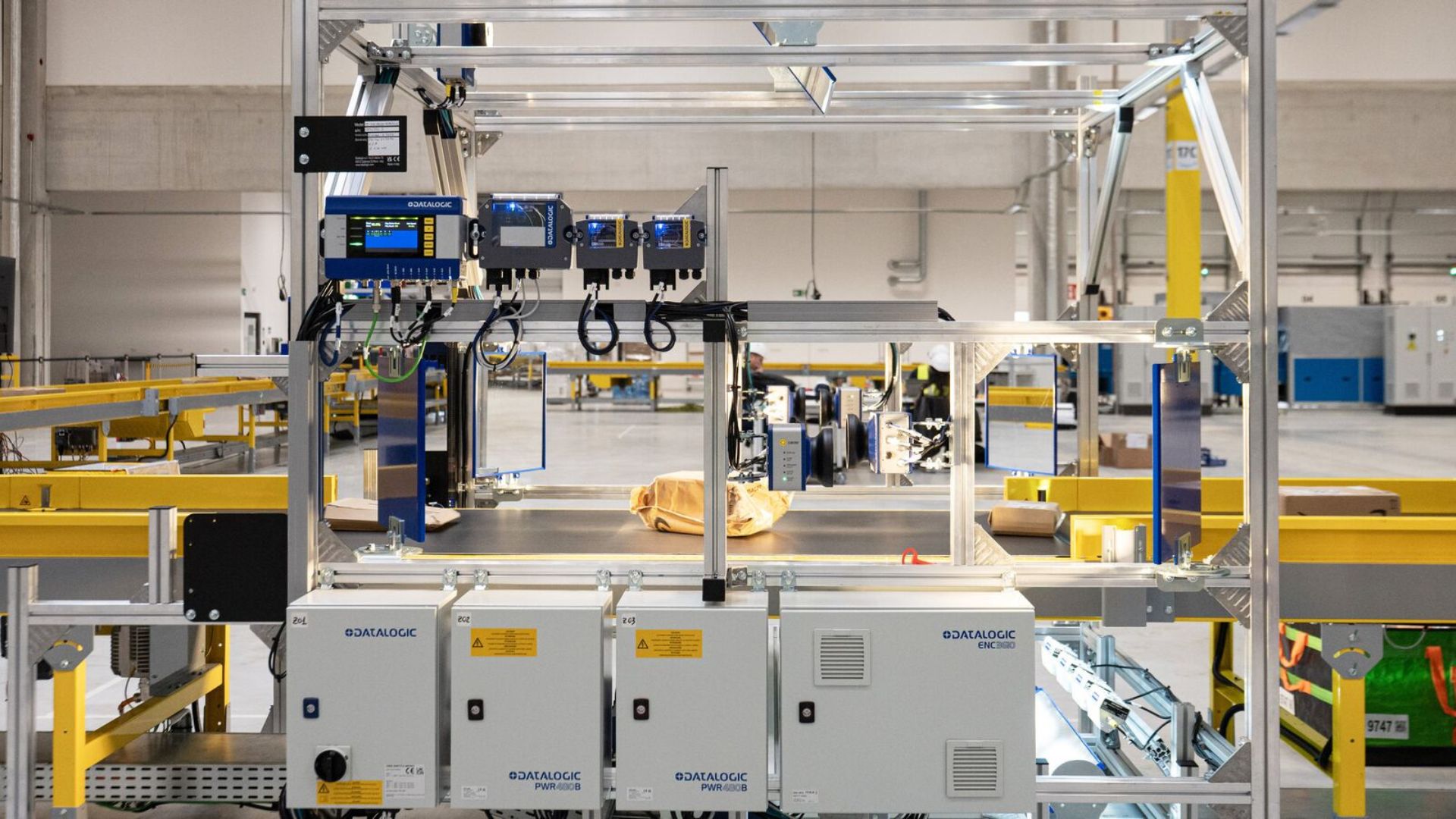 রোবট ডেলিভারিতে নতুন যুগ শুরু! অ্যামাজনের তাদের ফিউচারিস্টিক Delivery Station-এ যোগ করেছে ৭টি অত্যাধুনিক Robot!