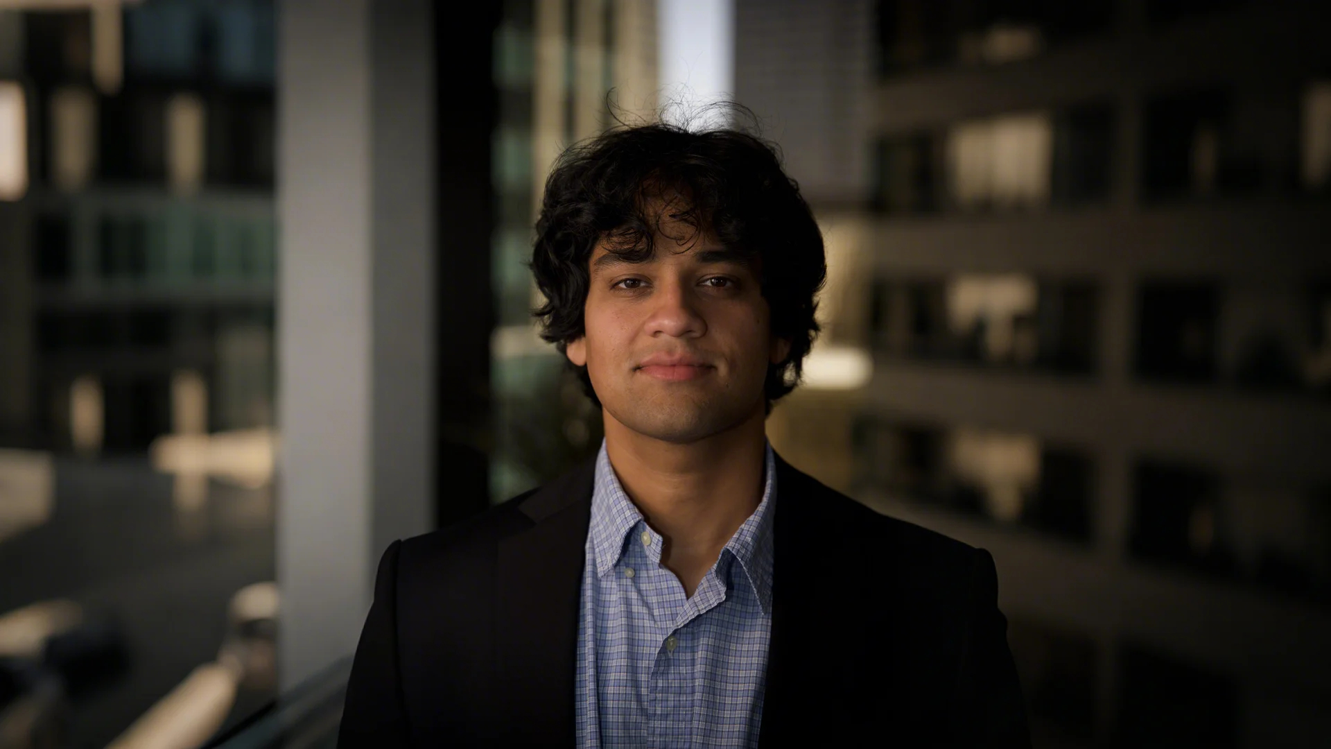 মিম জগতের ভাইরাল টেক প্র্যাঙ্কস্টার থেকে মাল্টি-মিলিয়ন Dollar AI সাম্রাজ্য!