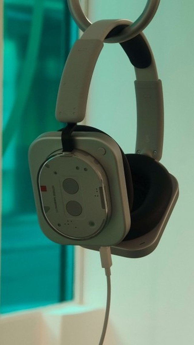 লিক হলো! Nothing Headphone (1) এর লাইভ Image! Nothing এর বহুল প্রতীক্ষিত Premium Headphones!