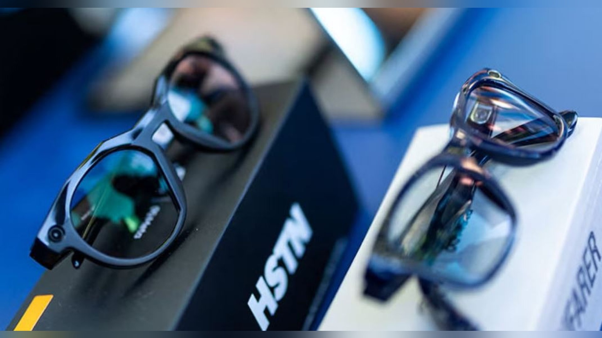 স্মার্ট চশমা! ভবিষ্যৎ কি আমাদের চোখের সামনে? AI, Superintelligence আর Mark Zuckerberg-এর Vision-এর গভীরে ডুব!