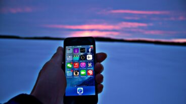 ইন্টারনেট ছাড়াই মোবাইল চালানোর ৭টি অবিশ্বাস্য হ্যাক!