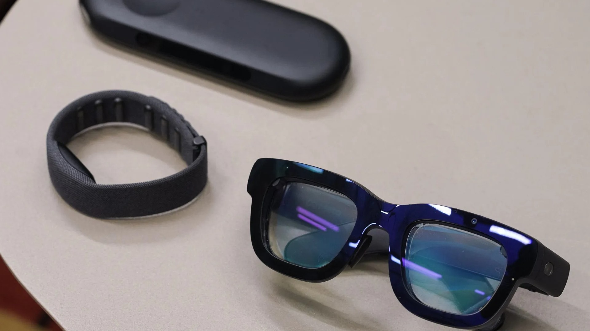 Meta Ray-Ban Display! স্মার্ট গ্লাসে ভবিষ্যৎ দেখছে বিশ্ব, চমকে যাবেন আপনিও!