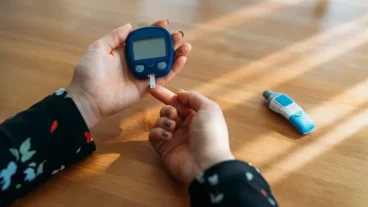 Diabetic Patient এর জন্য সঠিক Glucose Monitor কিভাবে নির্বাচন করবেন?