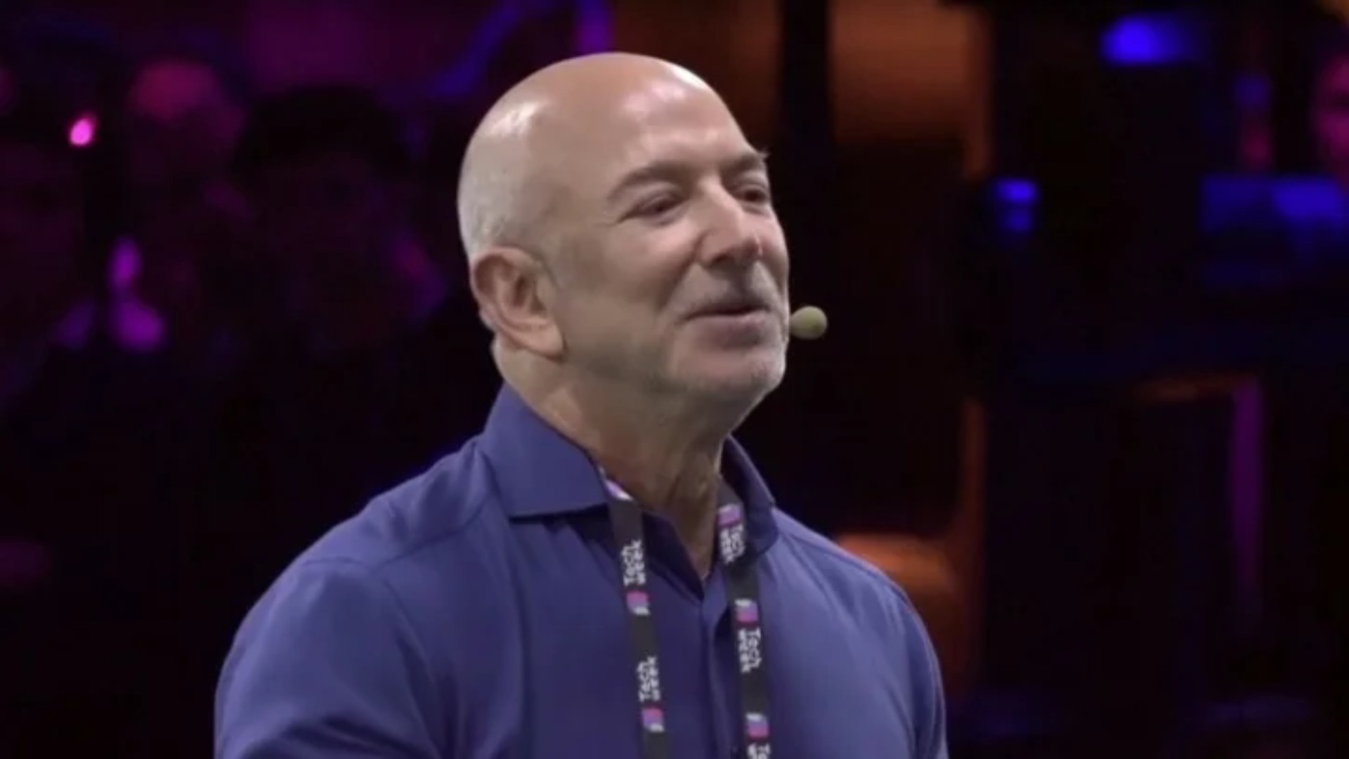 AI বুম নিয়ে জেফ বেজস-এর কড়া Warning! Internet Bubble-এর ছায়া দেখছেন Jeff Bezos!