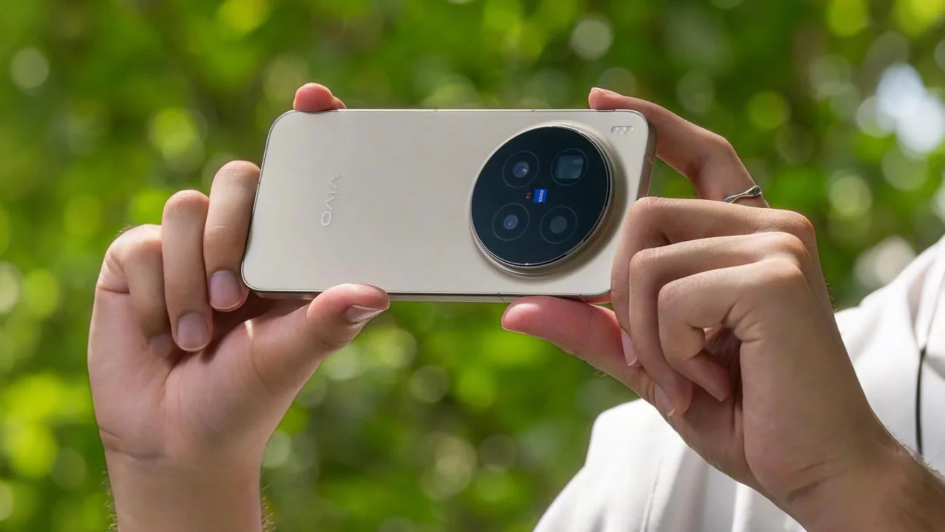 বিক্রির Record ভাঙলো VIVO X300! X200 Series কোথায় পালাবে?