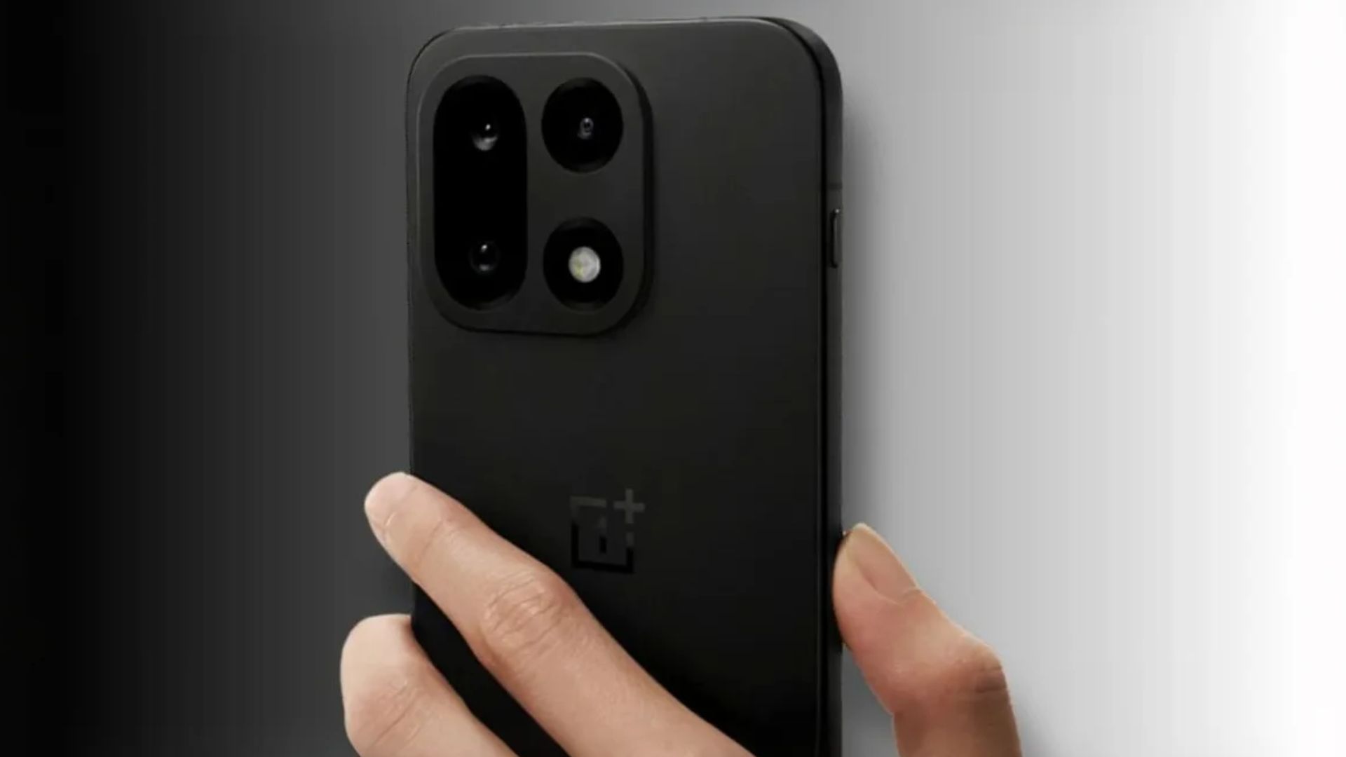 OnePlus 15 এর ব্যাটারি ডিটেইলস লিক! গিকবেঞ্চে ঝড় তোলা এই ফোনে আর কী চমক থাকছে?