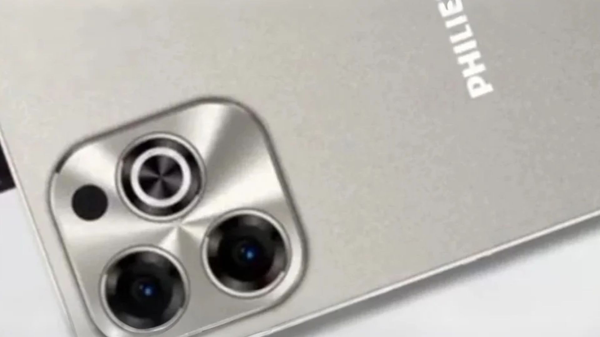 Philips-এর রাজকীয় প্রত্যাবর্তন! স্মার্টফোন ও ট্যাবলেট নিয়ে টেক দুনিয়া কাঁপাতে আসছে নতুন চমক!