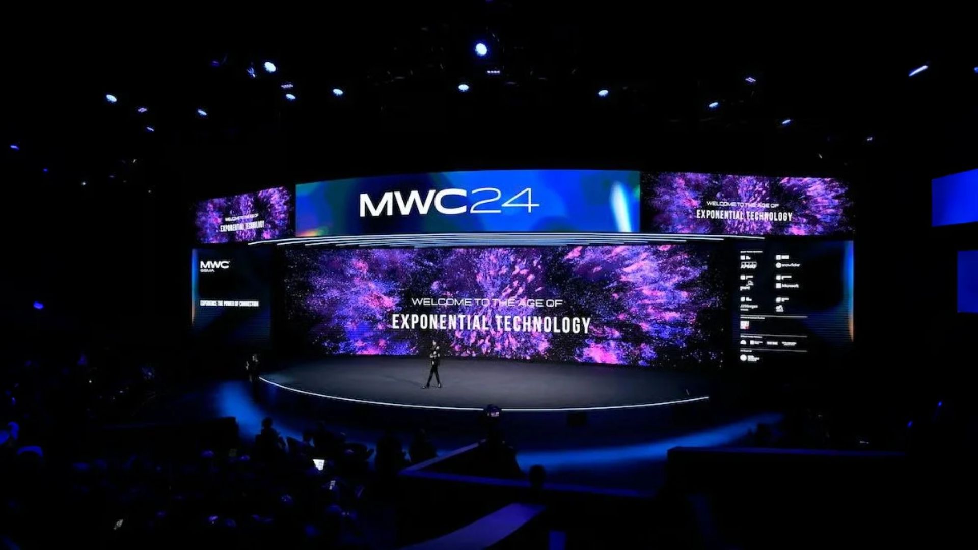 প্রস্তুত থাকুন! MWC 2026 আসছে Honor Robot Phone! স্মার্টফোন এখন রোবটের থেকেও বেশি কিছু!