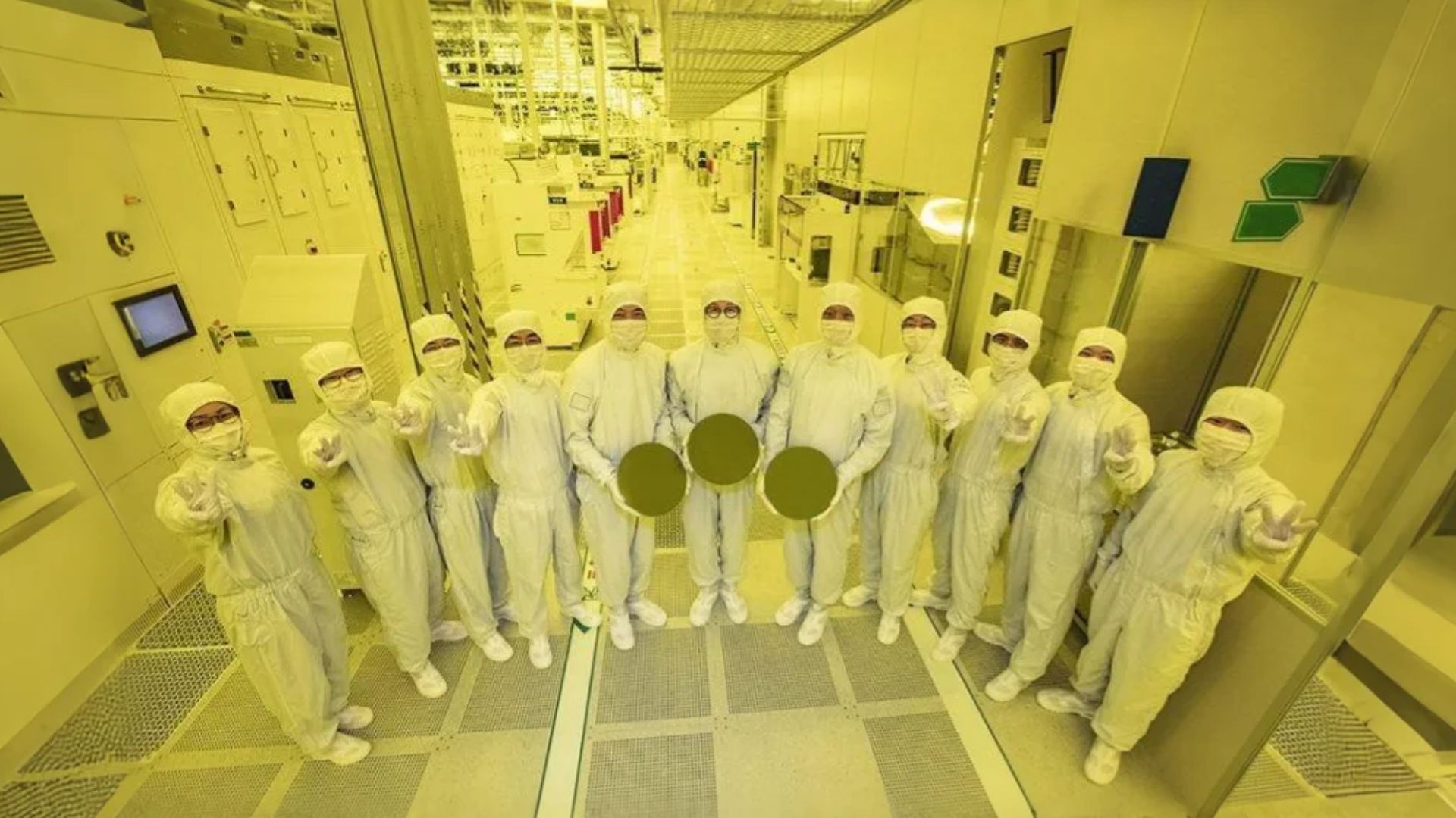 Galaxy S26 এ Exynos নাকি Snapdragon? কোন Chipset-এ কাঁপাবে Samsung-এর Flagship ফোন?