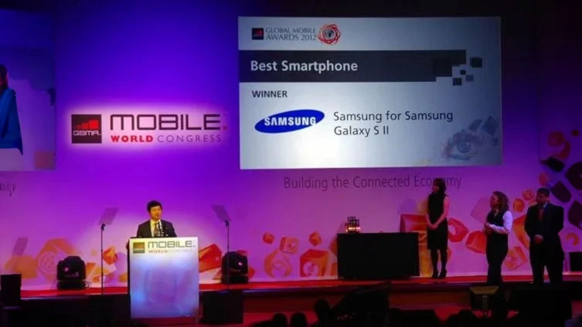 প্রস্তুত থাকুন! MWC 2026 আসছে Honor Robot Phone! স্মার্টফোন এখন রোবটের থেকেও বেশি কিছু!