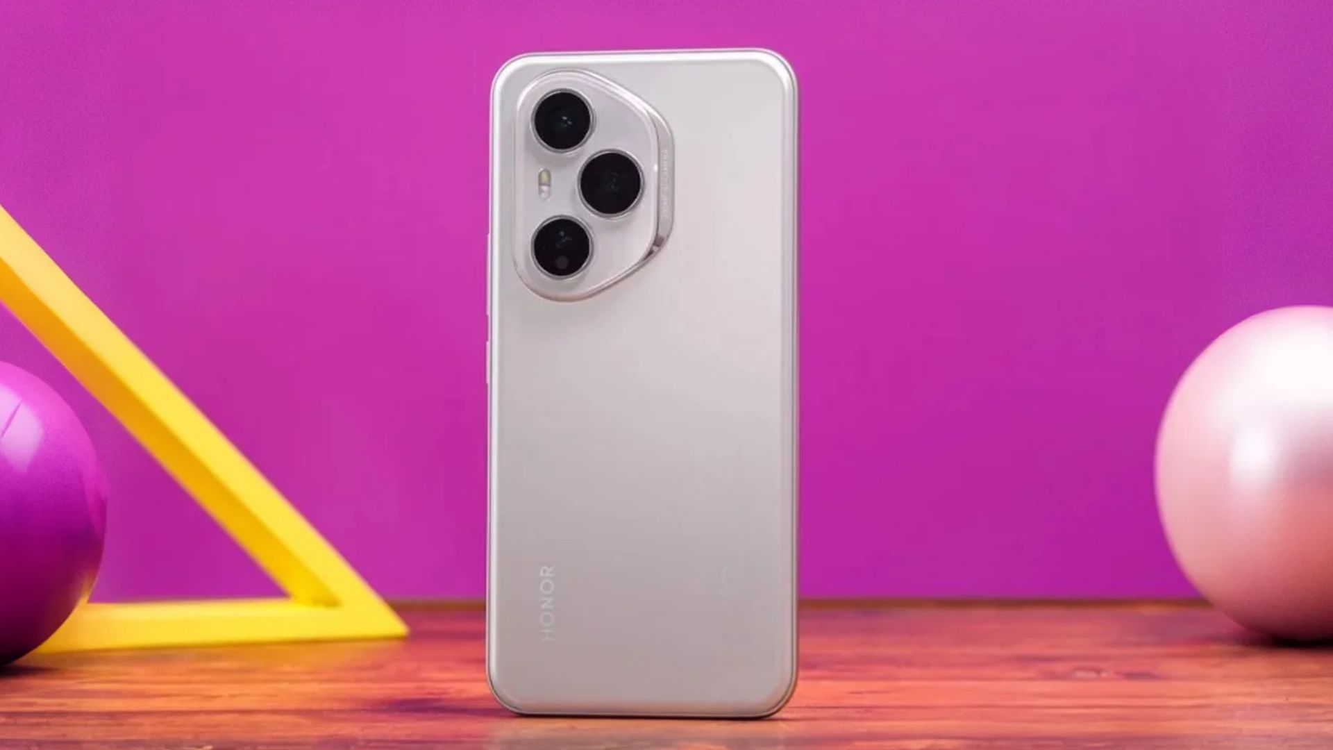 Honor 500 Pro এর ক্যামেরা স্পেসিফিকেশন ফাঁস! নতুন টেলিফটো লেন্স এর চমক?