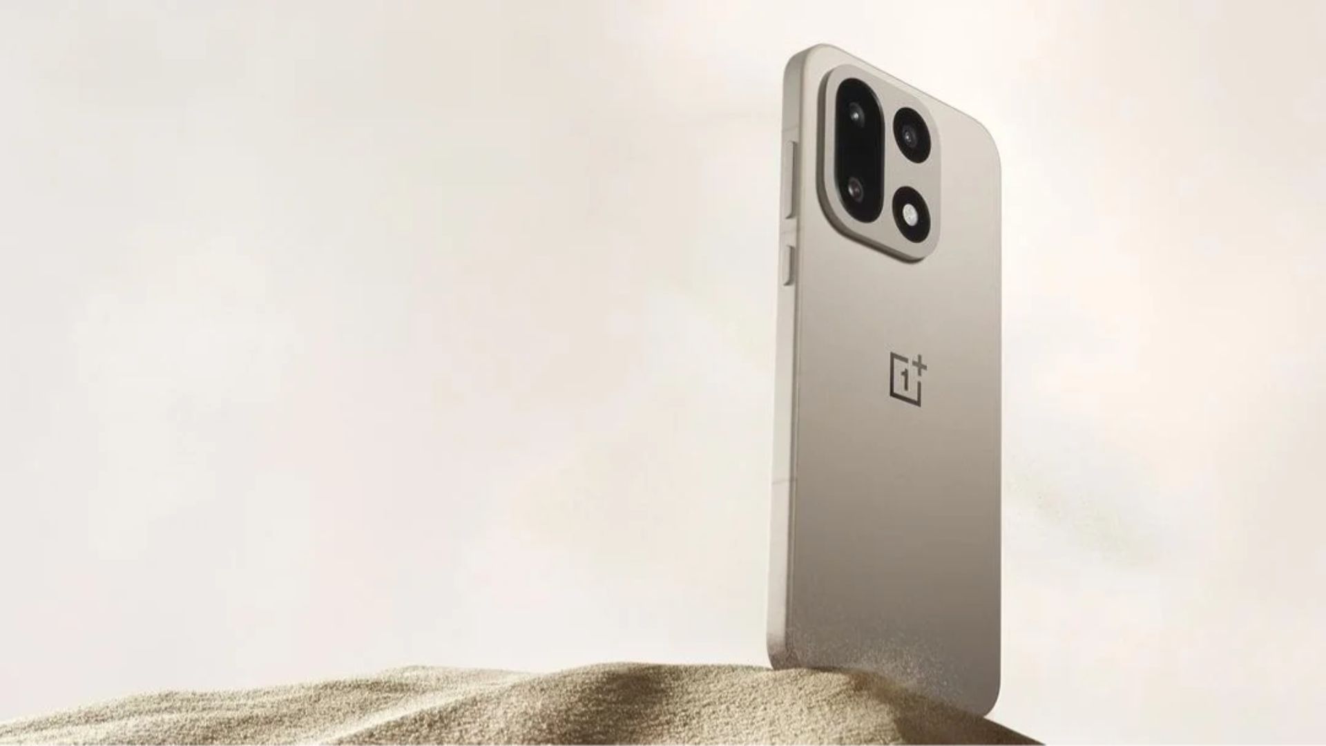 OnePlus 15 এর ব্যাটারি ডিটেইলস লিক! গিকবেঞ্চে ঝড় তোলা এই ফোনে আর কী চমক থাকছে?