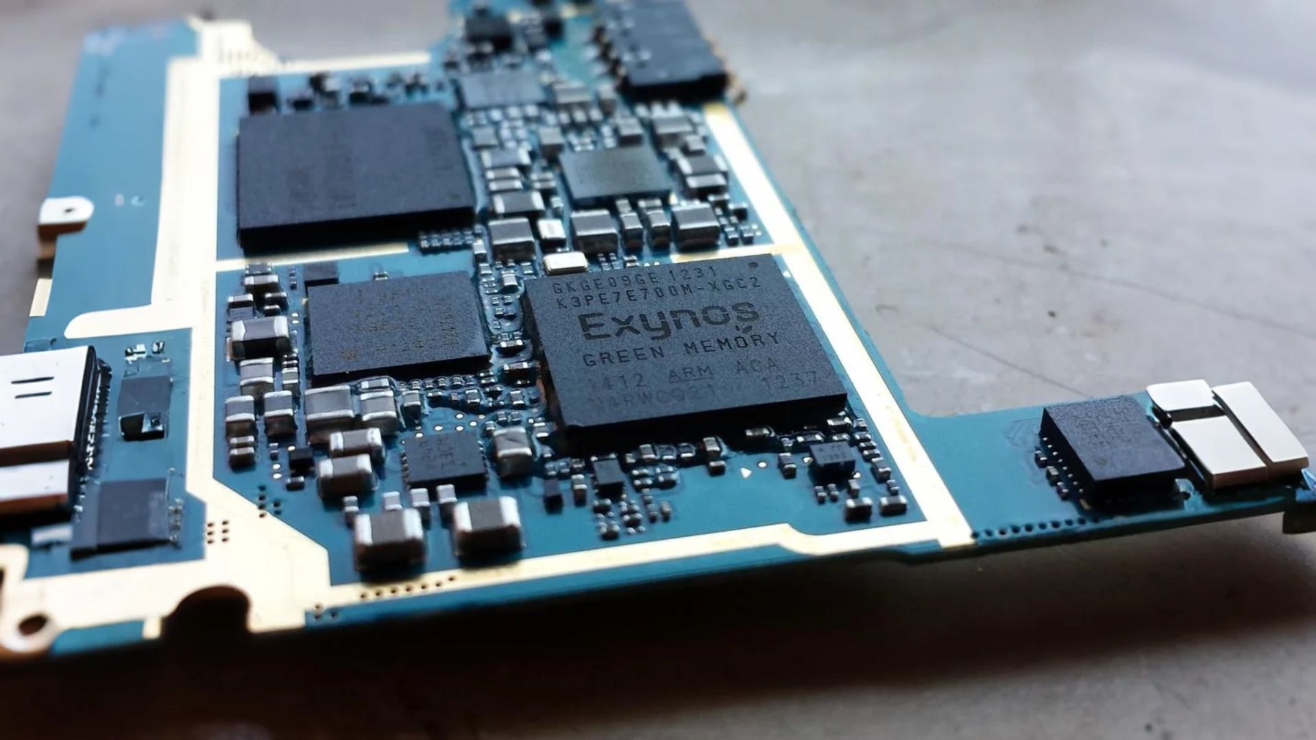 এবার হবে খেলা! Exynos চিপের Galaxy S26 এবং S26+ আসতে পারে ডিসকাউন্ট সহ! দেখলে কিনতেই হবে!