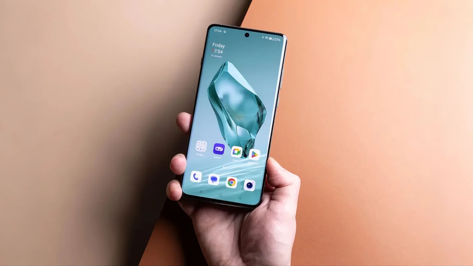 Display এবং Visuals: চোখের জন্য এক রাজকীয় উৎসব