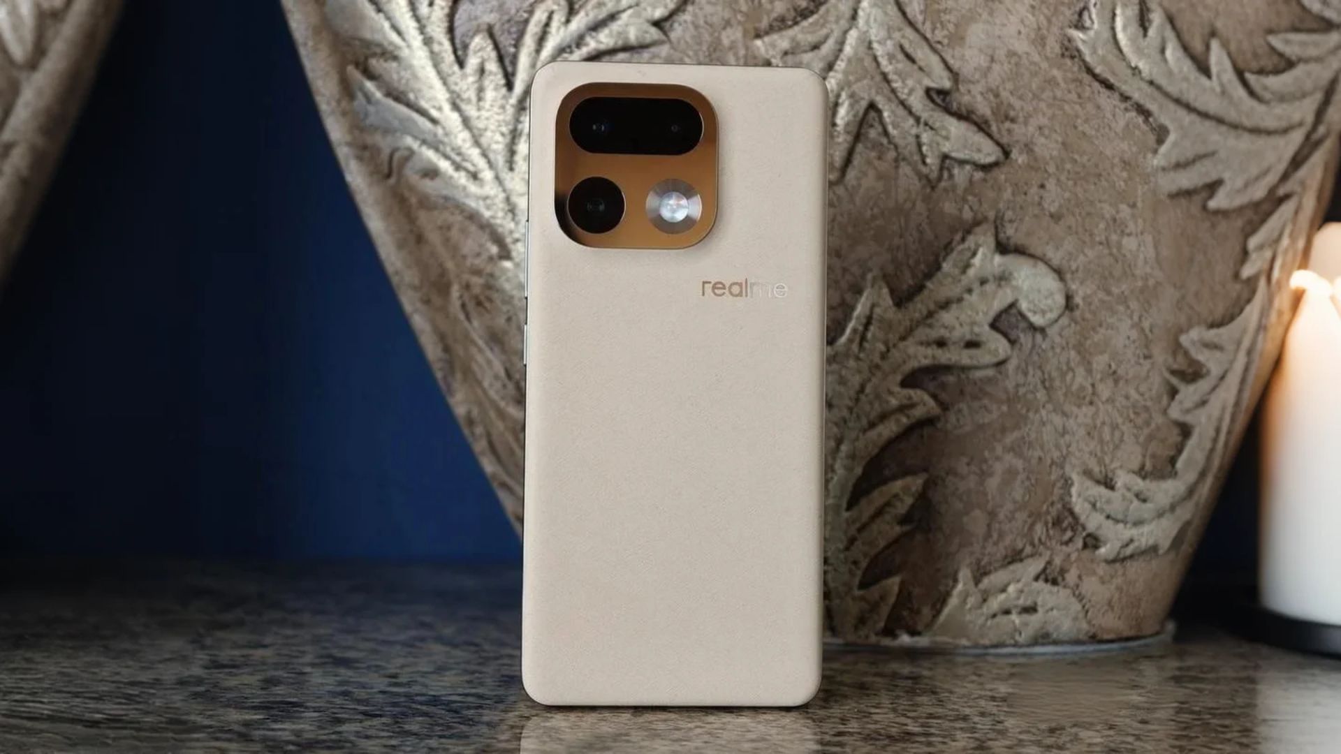 ডিজাইন ও টেক্সচার: এক অনন্য আভিজাত্যের ছোঁয়া