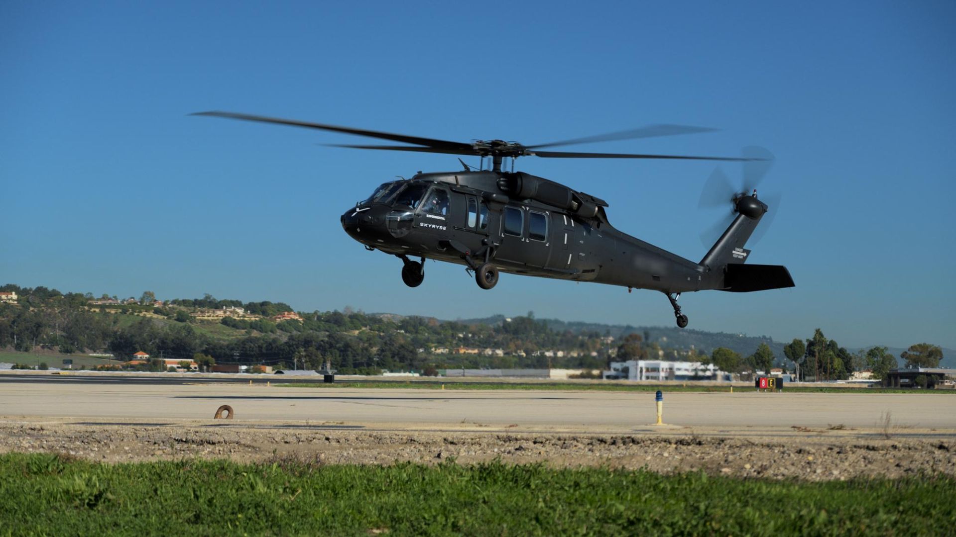 ব্ল্যাক হক থেকে বাণিজ্যিক বিমান