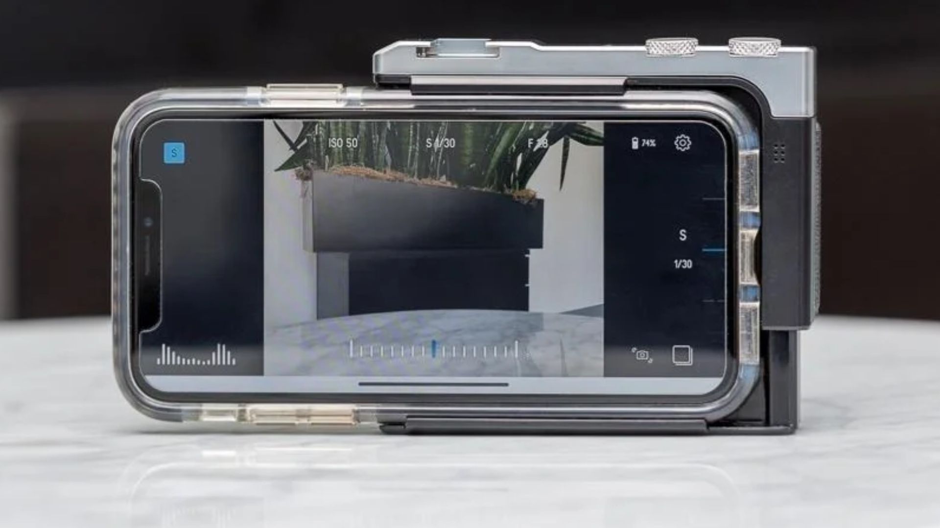 কানেক্টিভিটি এবং স্টোরেজ