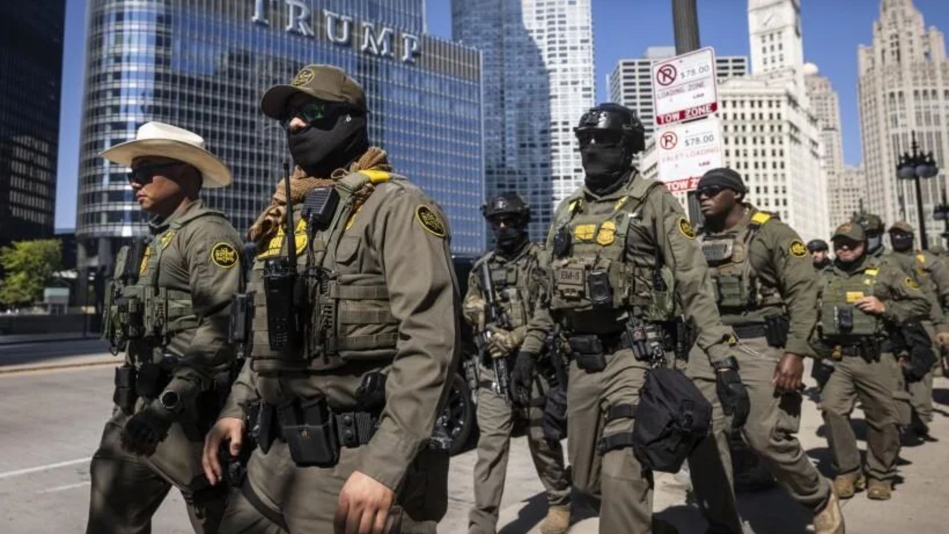 ভয়ের ছায়ায় ঘেরা শহর: সশস্ত্র এজেন্ট এবং তল্লাশি