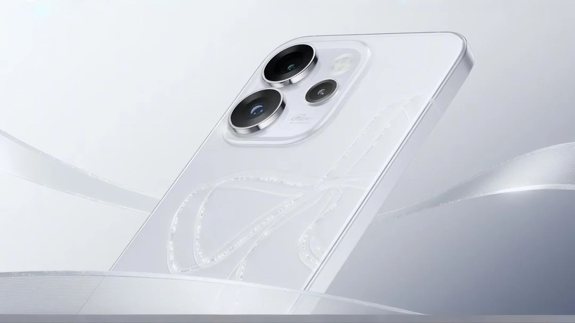 Reno15 Pro Mini-তে Crystal Pink-এর অভিষেক