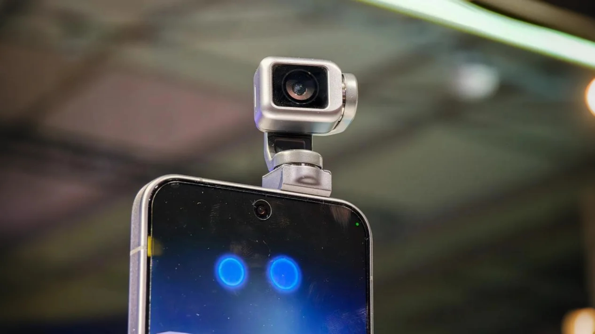 MWC 2026 কাঁপিয়ে দিতে চলে এলো Motorola Razr Fold আর Honor Robot Phone! মাত্র 4.6mm Slim বডিতে 6000mAh Battery সাথে Physical AI আর Movable Lens Camera এর এই তান্ডব পুরো স্মার্টফোন বাজারের সব প্রতিযোগীকে এক নিমেষে ধুলোয় মিশিয়ে দিবে!