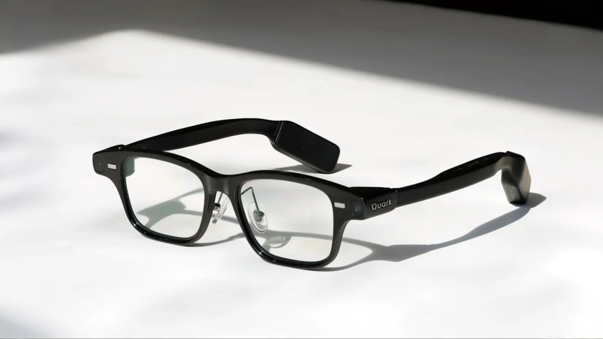 MWC 2026 কাঁপিয়ে দিতে চলে এলো Motorola Razr Fold আর Honor Robot Phone! মাত্র 4.6mm Slim বডিতে 6000mAh Battery সাথে Physical AI আর Movable Lens Camera এর এই তান্ডব পুরো স্মার্টফোন বাজারের সব প্রতিযোগীকে এক নিমেষে ধুলোয় মিশিয়ে দিবে!