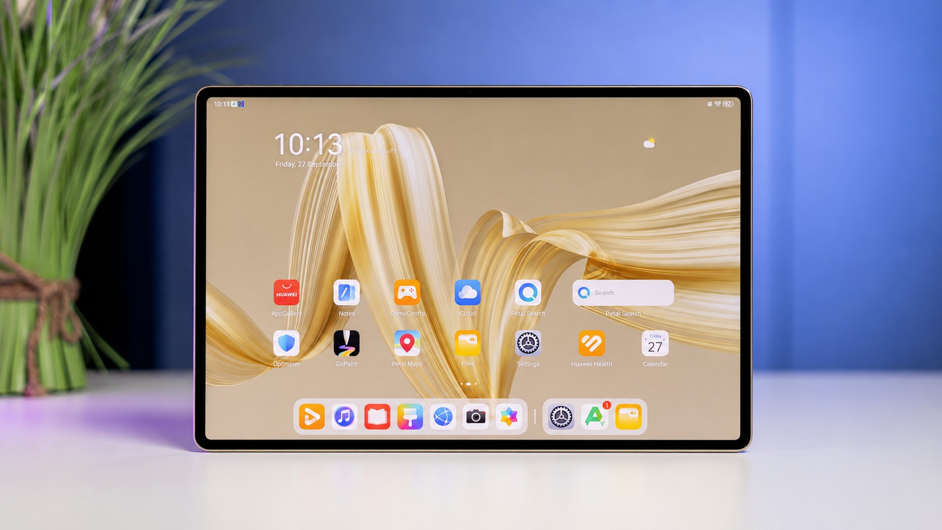 Huawei নিয়ে এলো তাদের মাথা নষ্ট করা MatePad Pro Max! মাত্র 4.7mm Thin ডিজাইন, 13.2-inch 144Hz OLED PaperMatte Display আর 10, 400mAh Battery এর এই ডিভাইসটি হলো ট্যাবলেট মার্কেটের এক সুনামি যা অন্য সব রেকর্ড ধুলোয় মিশিয়ে দেবে!