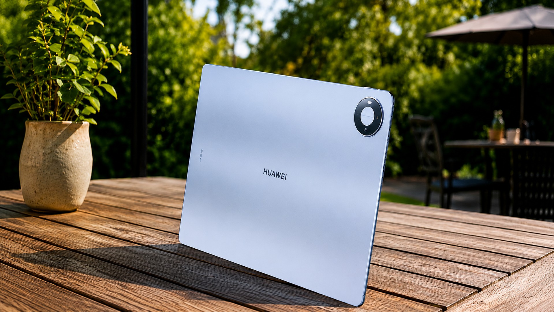 Huawei নিয়ে এলো তাদের মাথা নষ্ট করা MatePad Pro Max! মাত্র 4.7mm Thin ডিজাইন, 13.2-inch 144Hz OLED PaperMatte Display আর 10, 400mAh Battery এর এই ডিভাইসটি হলো ট্যাবলেট মার্কেটের এক সুনামি যা অন্য সব রেকর্ড ধুলোয় মিশিয়ে দেবে!