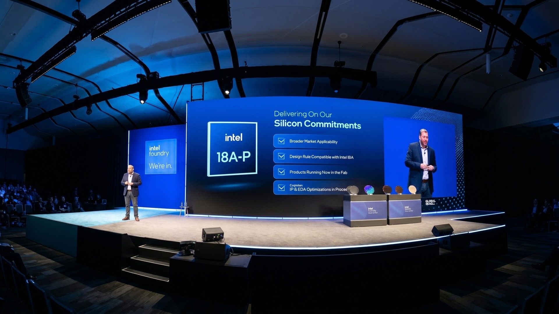 Apple-এর ইতিহাস সেরা গেম চেঞ্জিং ঘোষণা! Intel-এর কারখানায় তৈরি হচ্ছে iPhone-এর প্রাণভোমরা! Intel-এর 18A-P Process এবং Legacy Apple Silicon প্রযুক্তিতে তৈরি 80% iPhone চিপসেট!