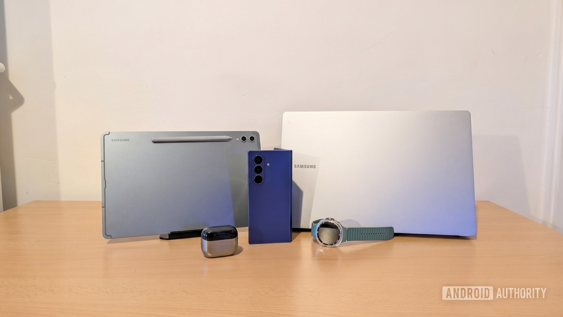 Google I/O 2026 এর মাথা নষ্ট করা মেগা ঘোষণা! Android 17 এর Gemini Intelligence আর Aluminum OS চালিত Googlebooks এর সাথে Gemini 3.1 Pro এখন পুরো টেক দুনিয়ার সকল প্রতিযোগীদের গুঁড়িয়ে দেওয়ার মতো এক অপ্রতিরোধ্য সাইক্লোন!
