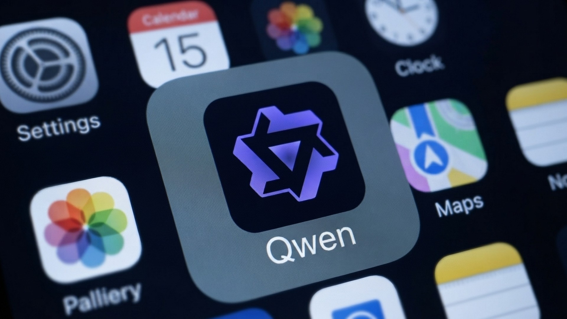 অবশেষে চীনে অফিশিয়াল অনুমোদন পেয়ে গেল Apple Intelligence! Baidu AI এবং Alibaba Qwen Model নিয়ে কাঁপাবে iOS, iPadOS, macOS এবং visionOS যা পুরো টেক মার্কেটে আগুন লাগিয়ে দিবে!