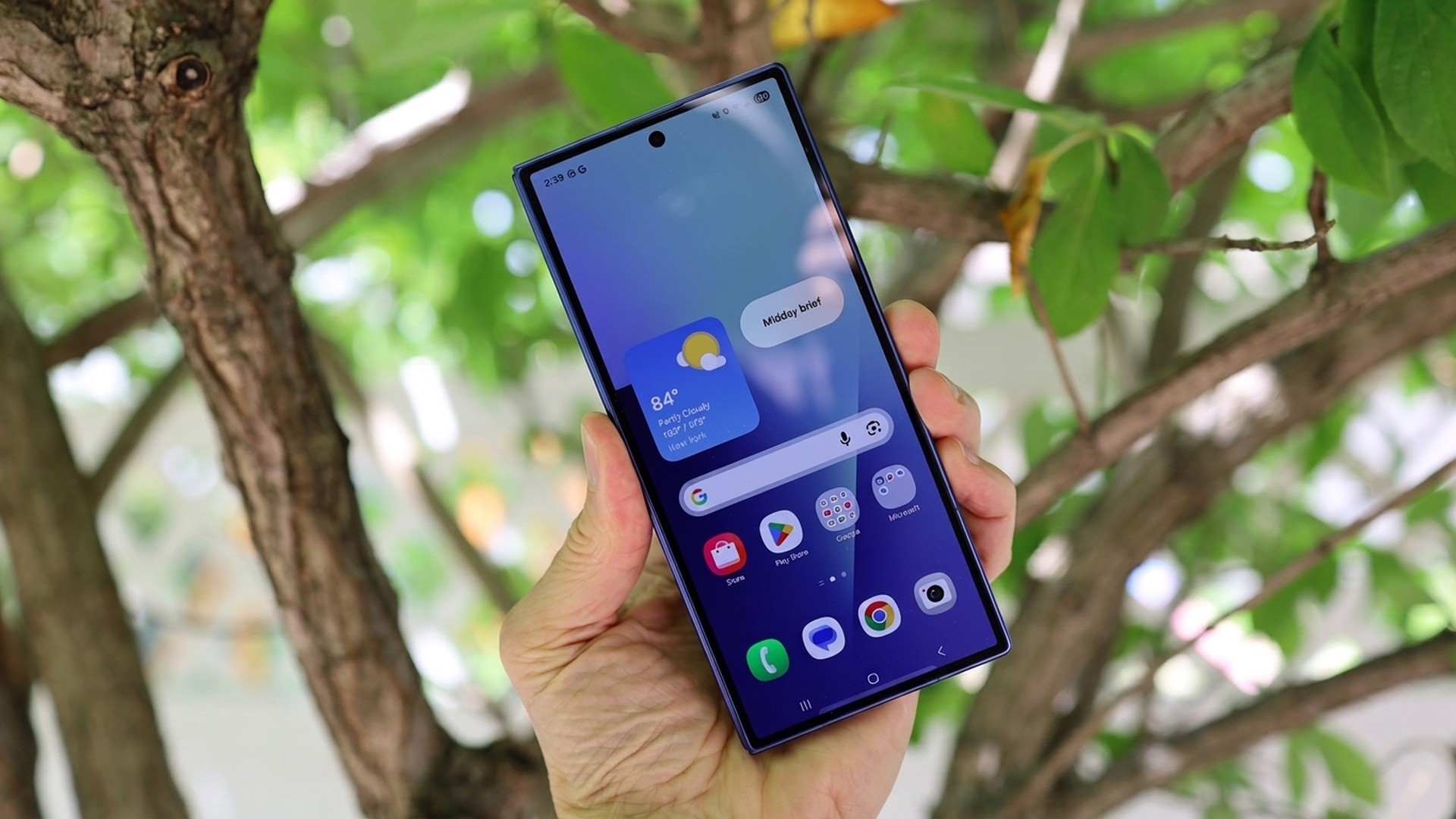 বাজারে এসেই ইতিহাস গড়ল Samsung Fold 8! আগের সব রেকর্ড চুরমার করে ৫ গুণ গতিতে বিক্রি হচ্ছে!