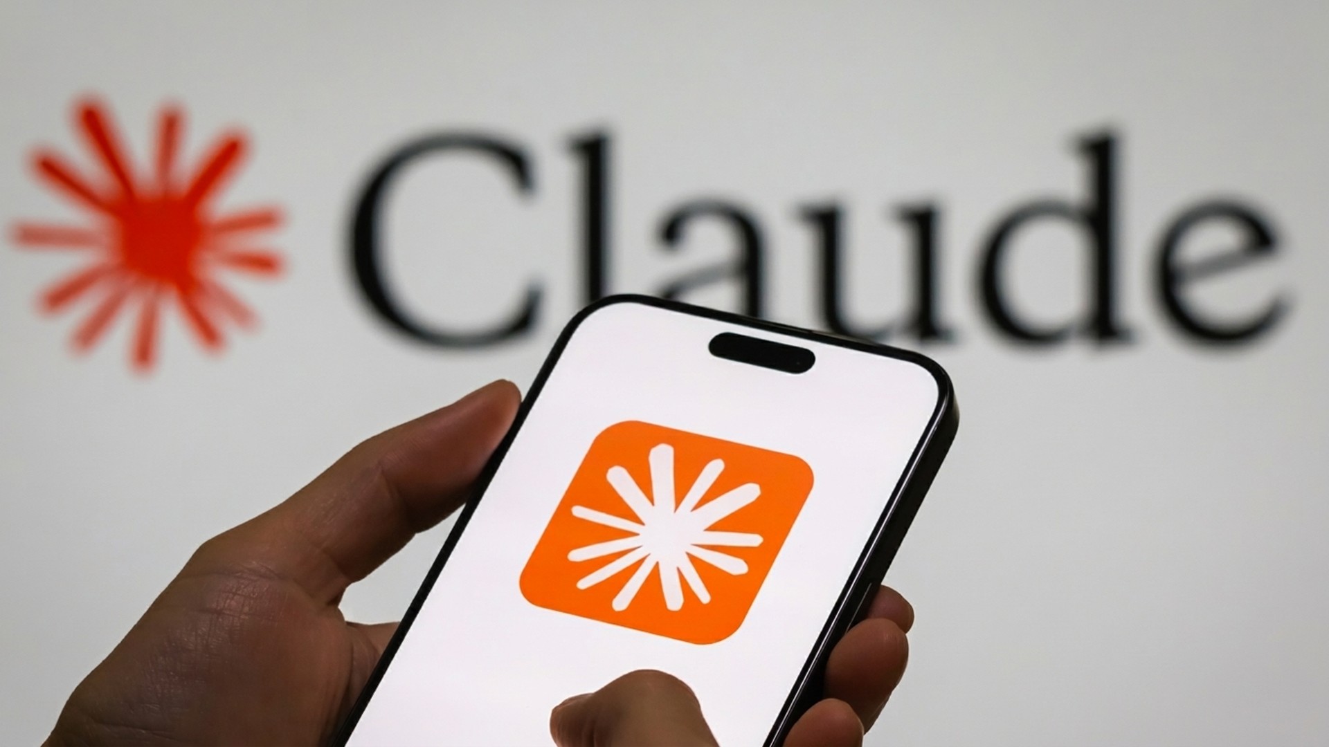 Claude AI ব্যবহার করে মাথায় হাত Amazon এর! বাজেটের চেয়ে ১০ গুণ বেশি বিল!