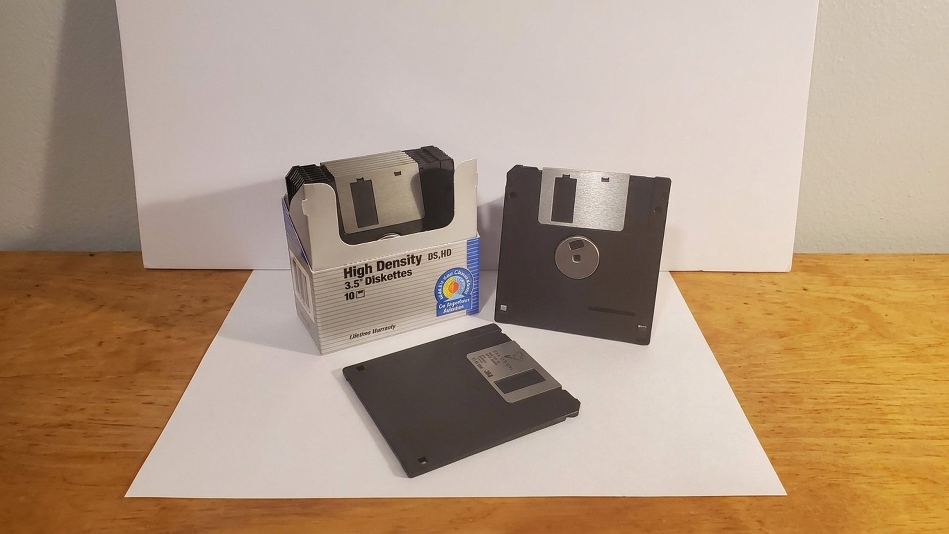 আধুনিক Steam Deck-এ ফিরে এলো ক্ল্যাসিক Floppy Disks! Steam Deck নিয়ে এলো ইতিহাসের সবচেয়ে ক্রেজি Mod! 1.44MB Floppy Disks দিয়ে Instant Game Boot, সাথে Claude AI কোডিং আর NFC সাপোর্ট!