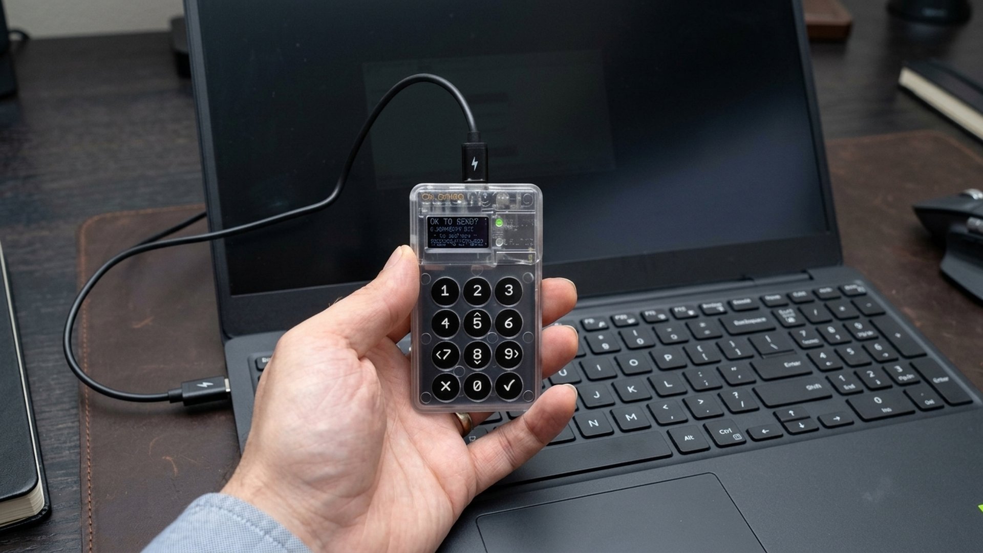 Coldcard Bitcoin Wallet-এ বিশাল Security Vulnerability! Firmware Error আর Broken RNG-র কারণে 1 ক্লিকেই Hack হচ্ছে Private Keys, গায়েব 594.48 BTC আর $38.3M, যা পুরো Crypto Market-এ যেন এক মহাবিপর্য!